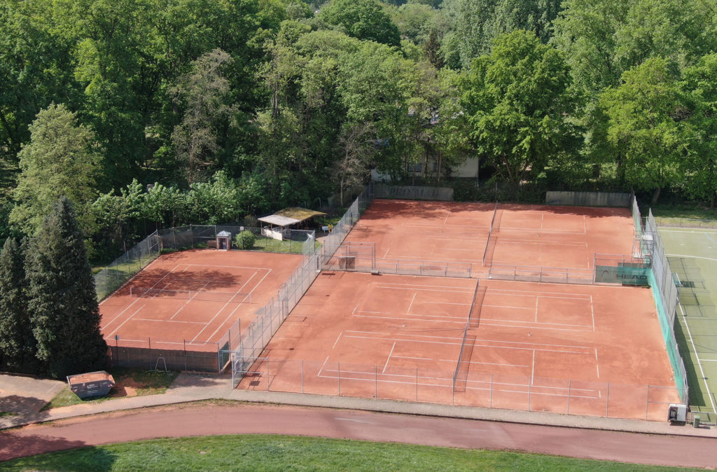 Tennisplatz Luftaufnahme